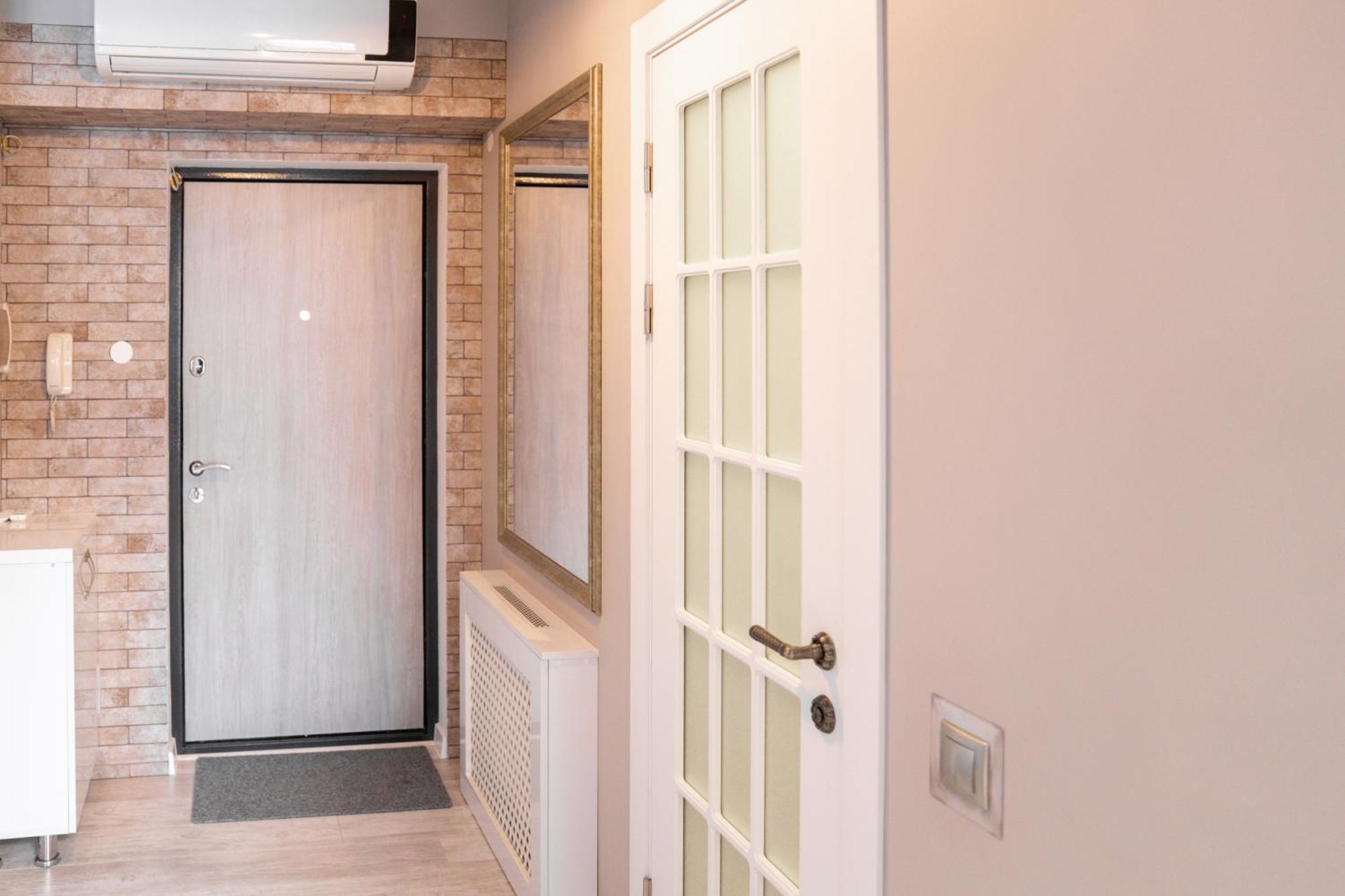 Glass New Apartments Ultracentral تشيسيناو المظهر الخارجي الصورة